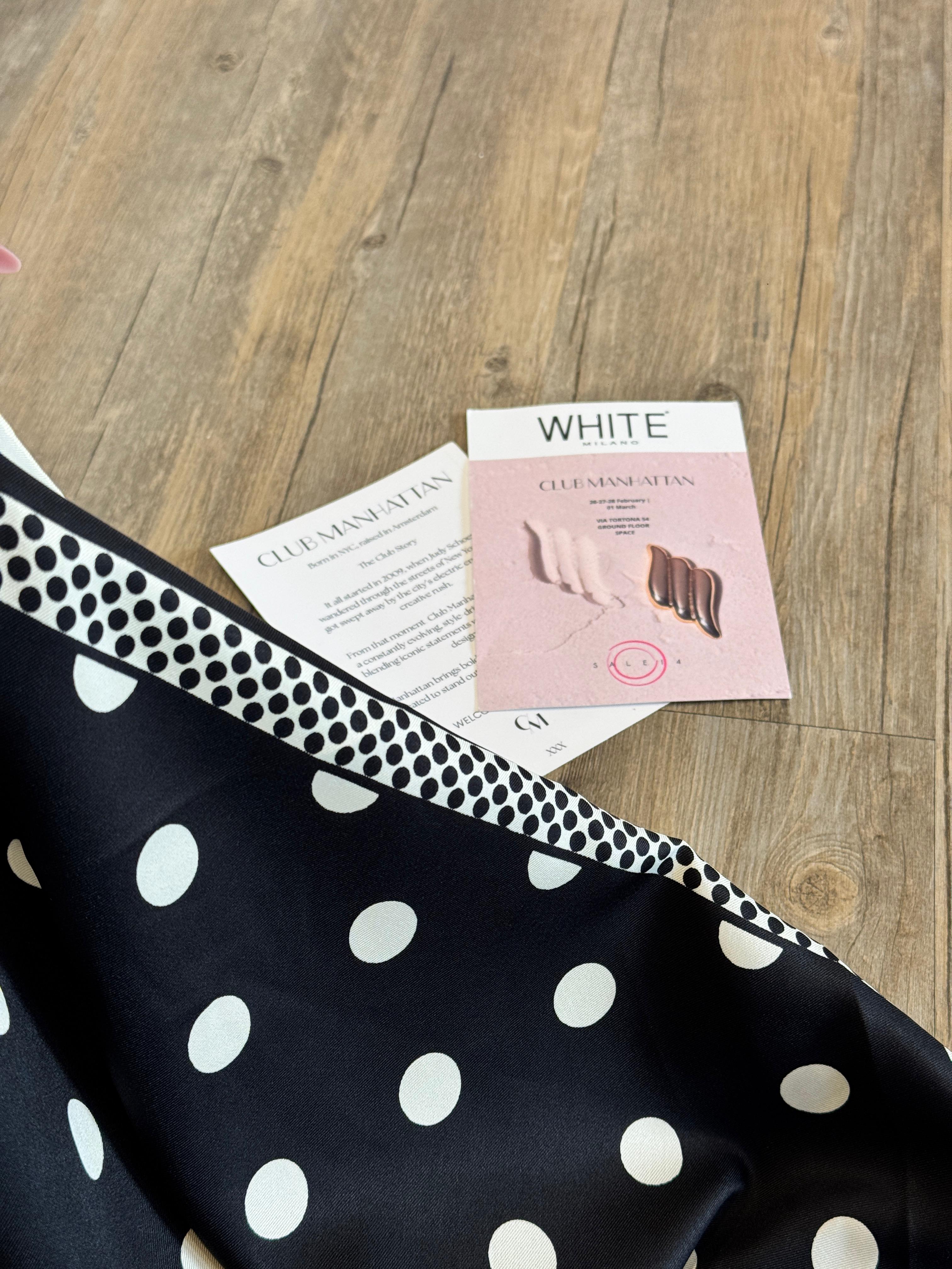 Foulard nero pois - Club Manhattan