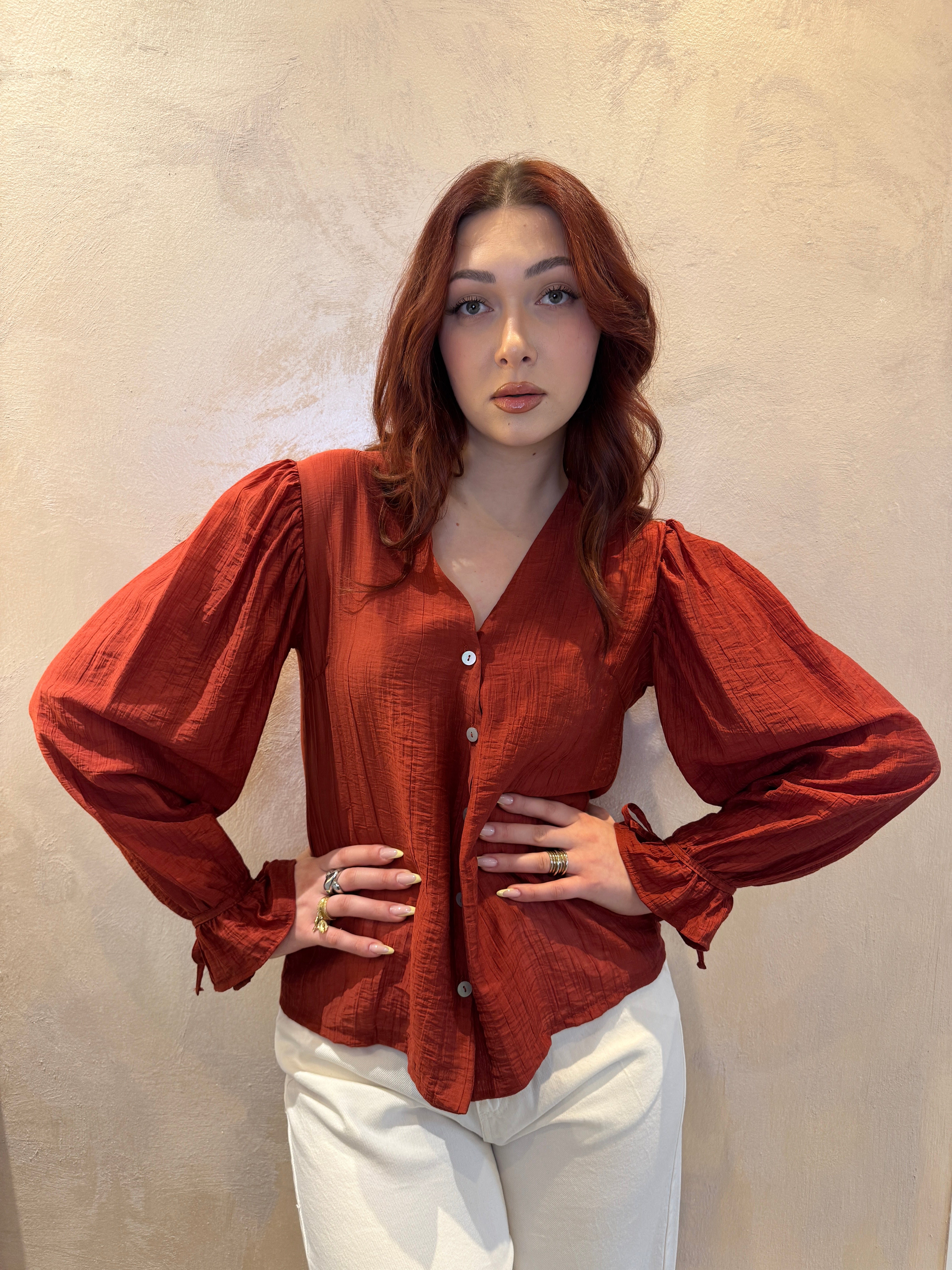 Camicia cherry con scollo a V -Saiph