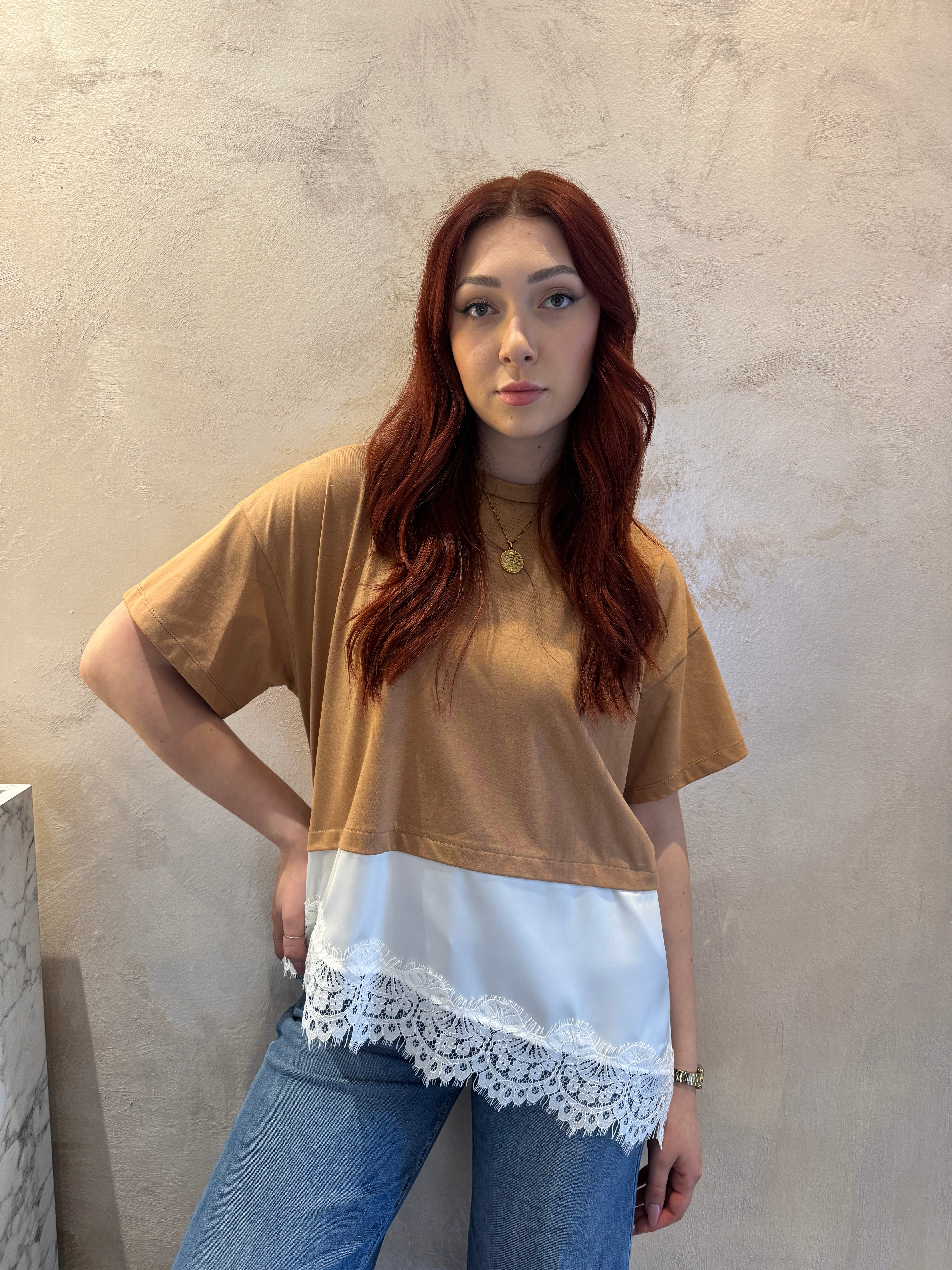 T shirt camel satin e pizzo - Dixie