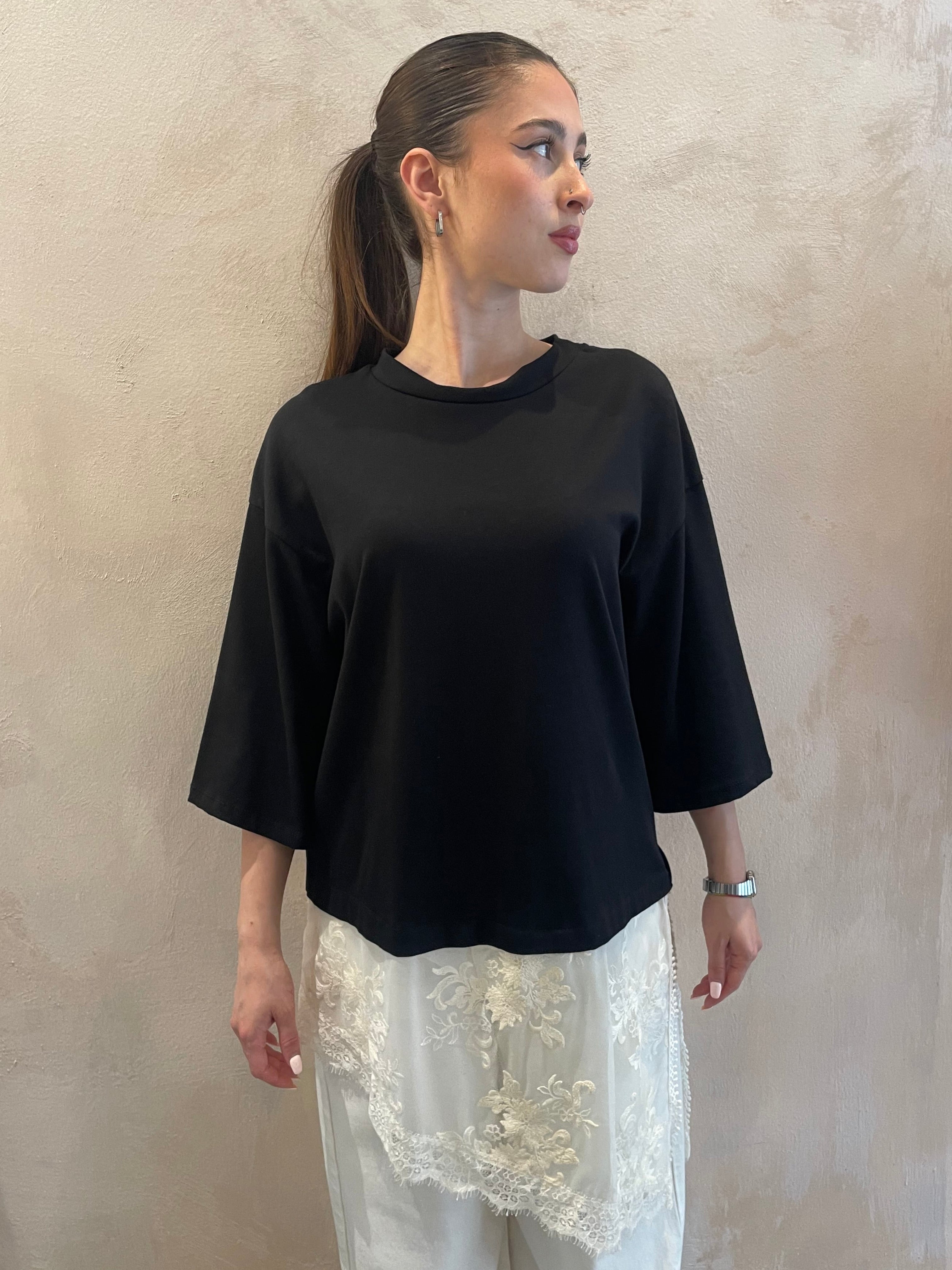 T-shirt over pizzo nero - Saiph