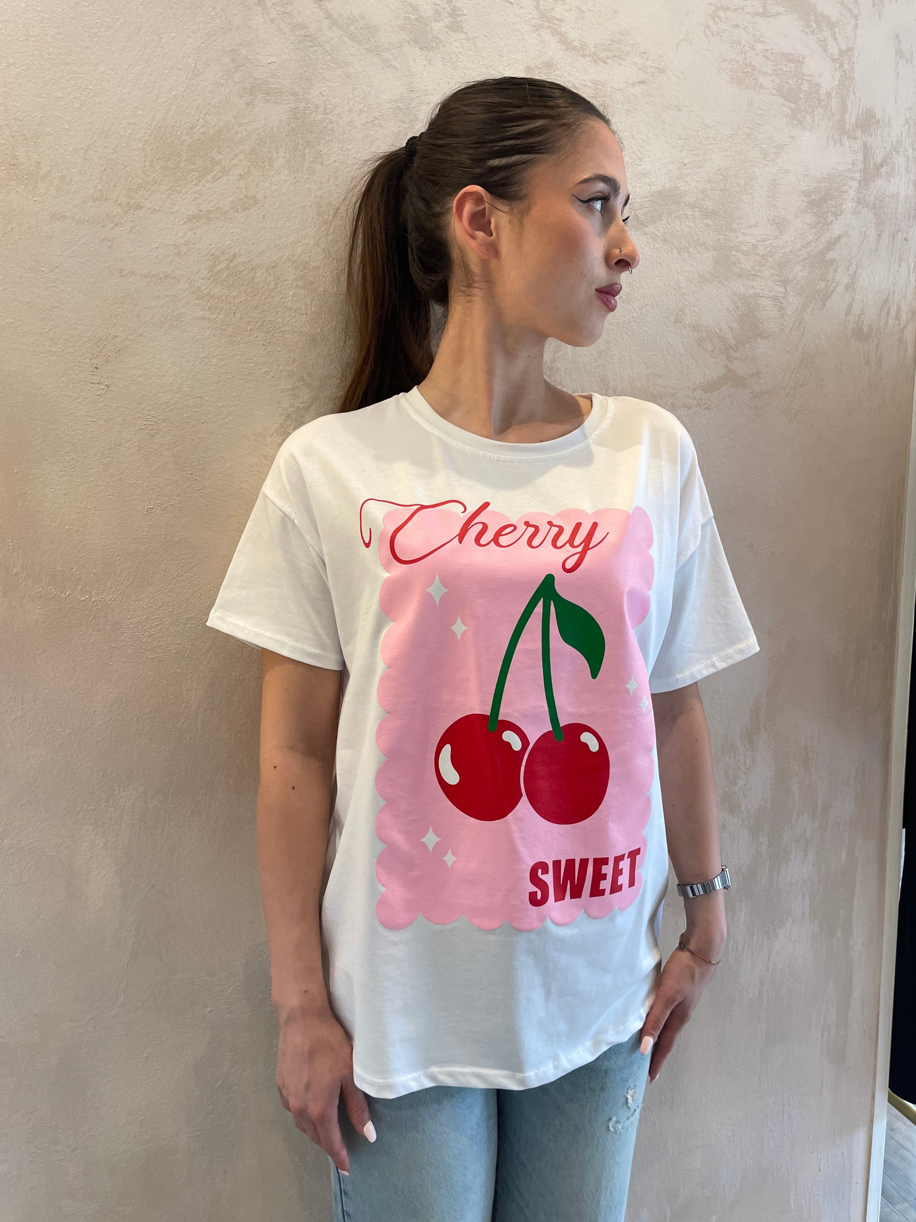 T-shirt " over "Cherry sweet" bianco - VYNEA