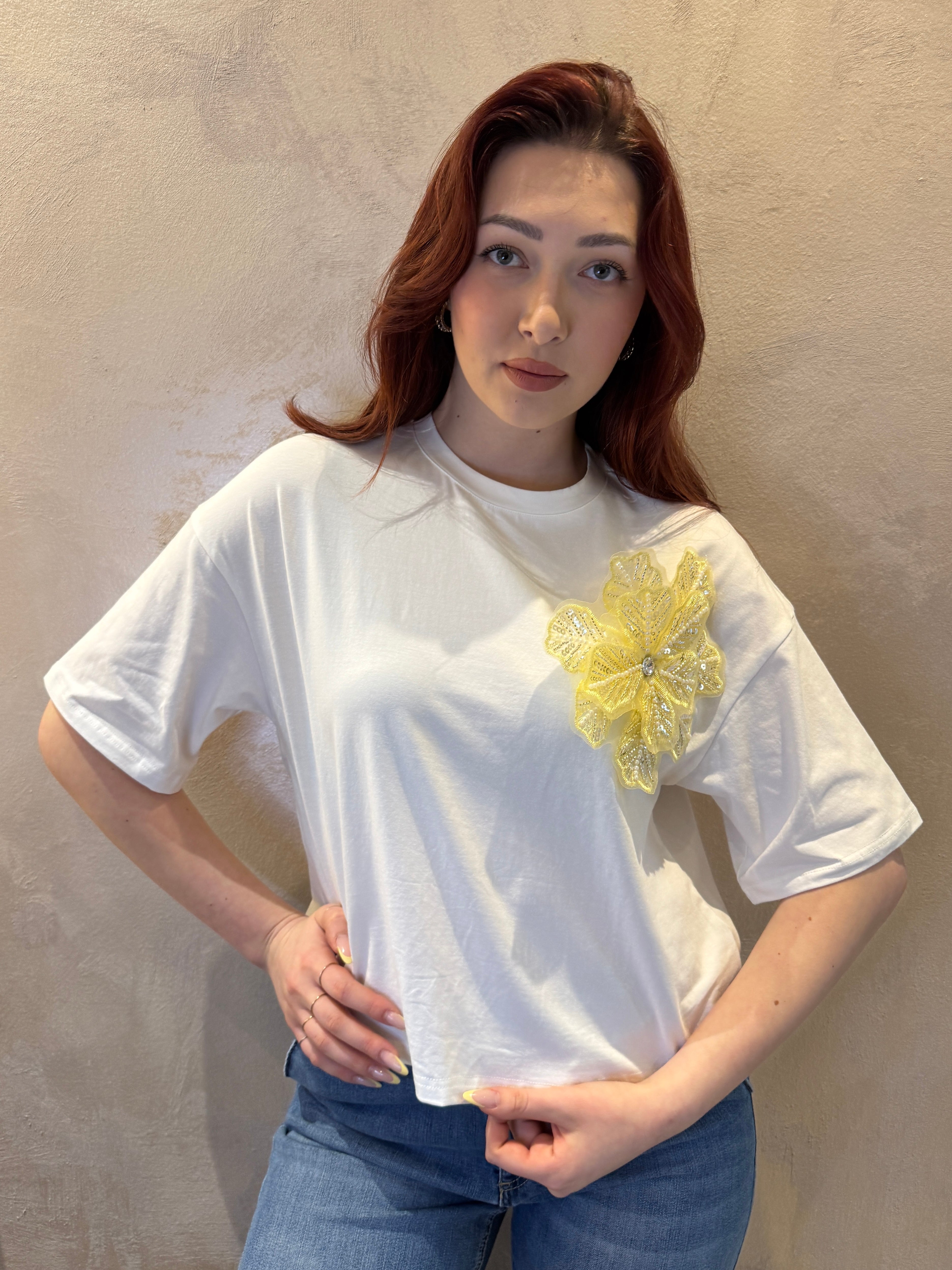 T-shirt over c/spilla gialla removibile - You Decide