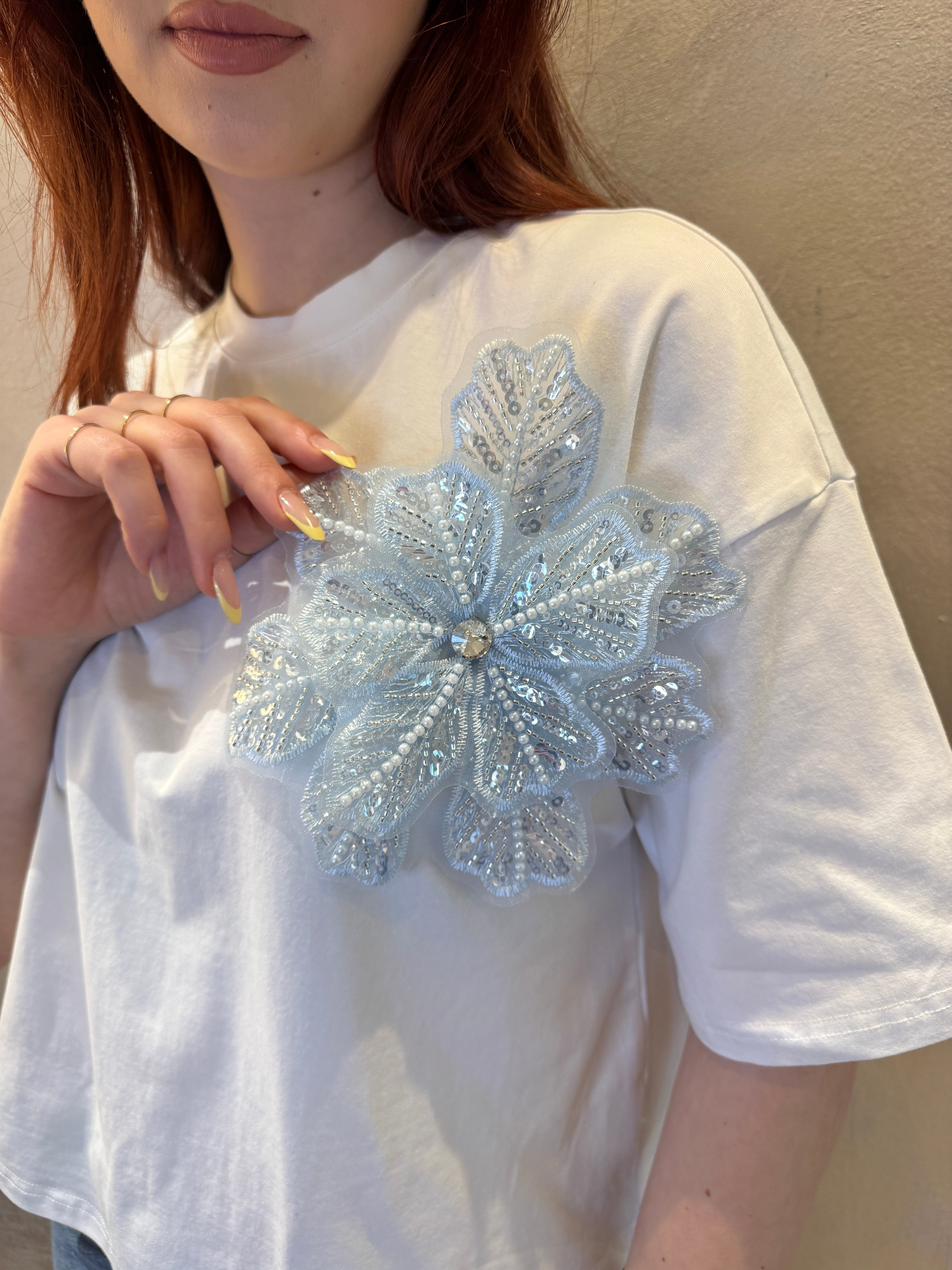 T-shirt over c/spilla azzura removibile - You Decide
