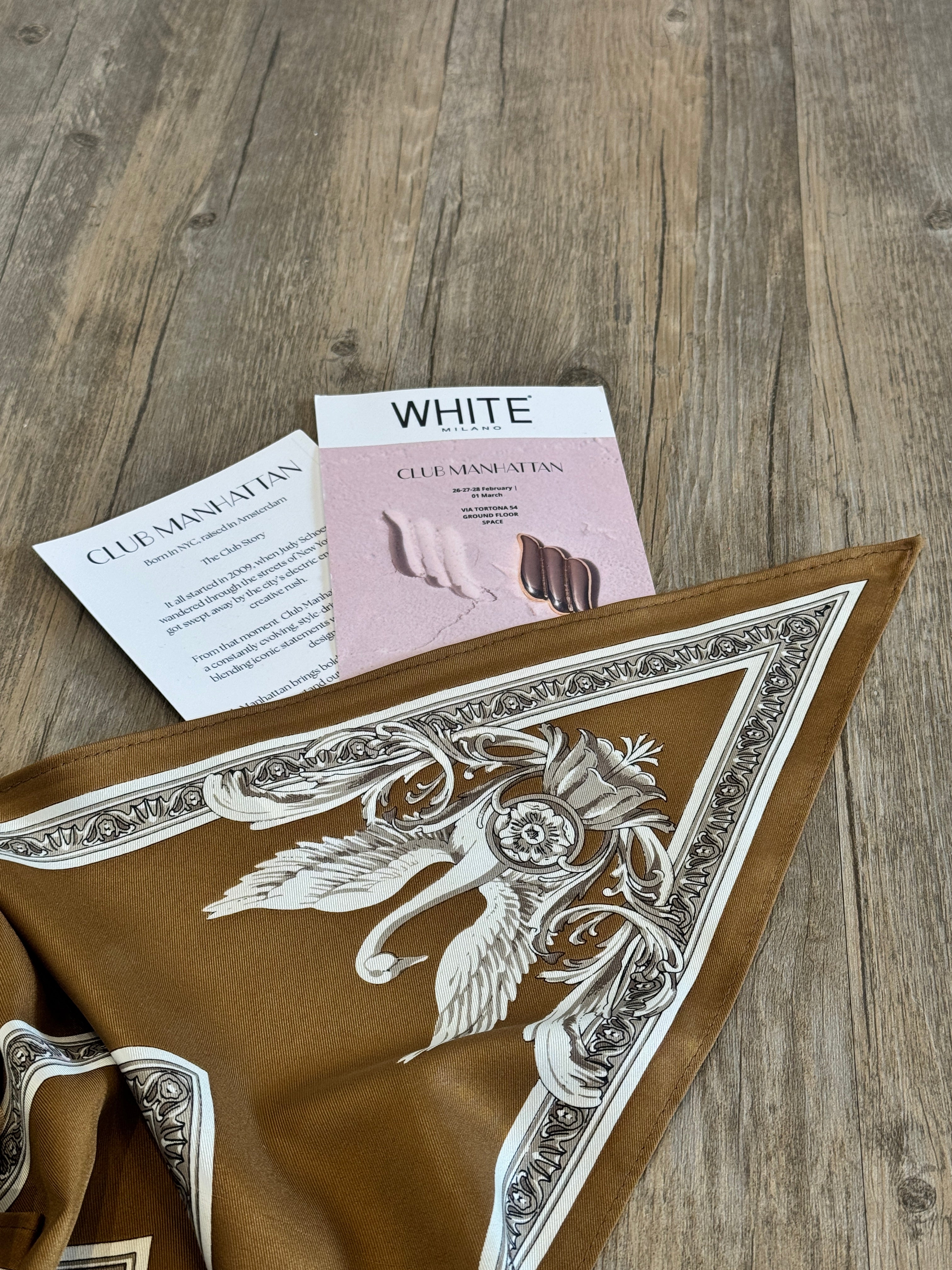 Foulard cigno marrone - Club manhattan