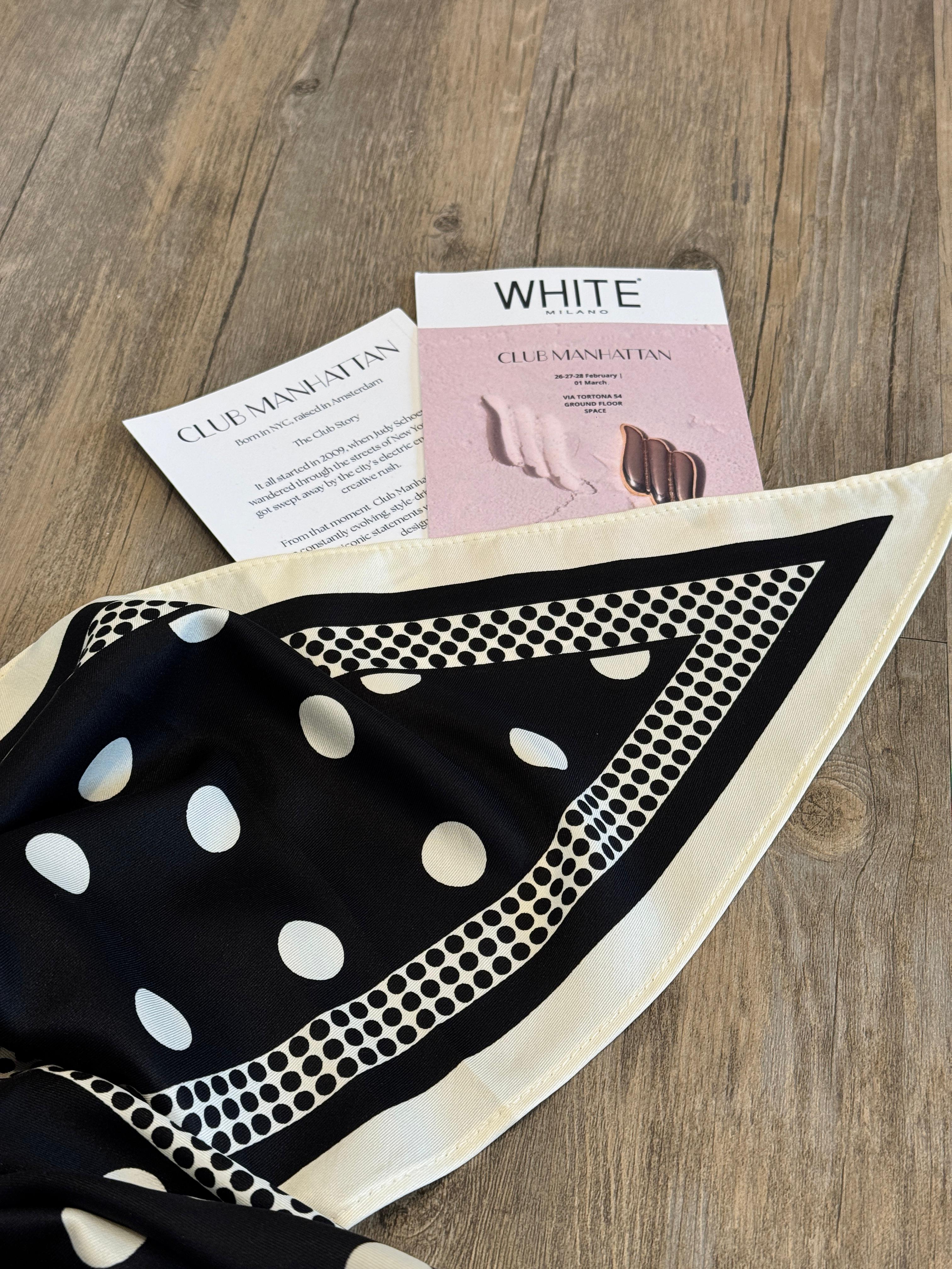 Foulard nero pois - Club Manhattan