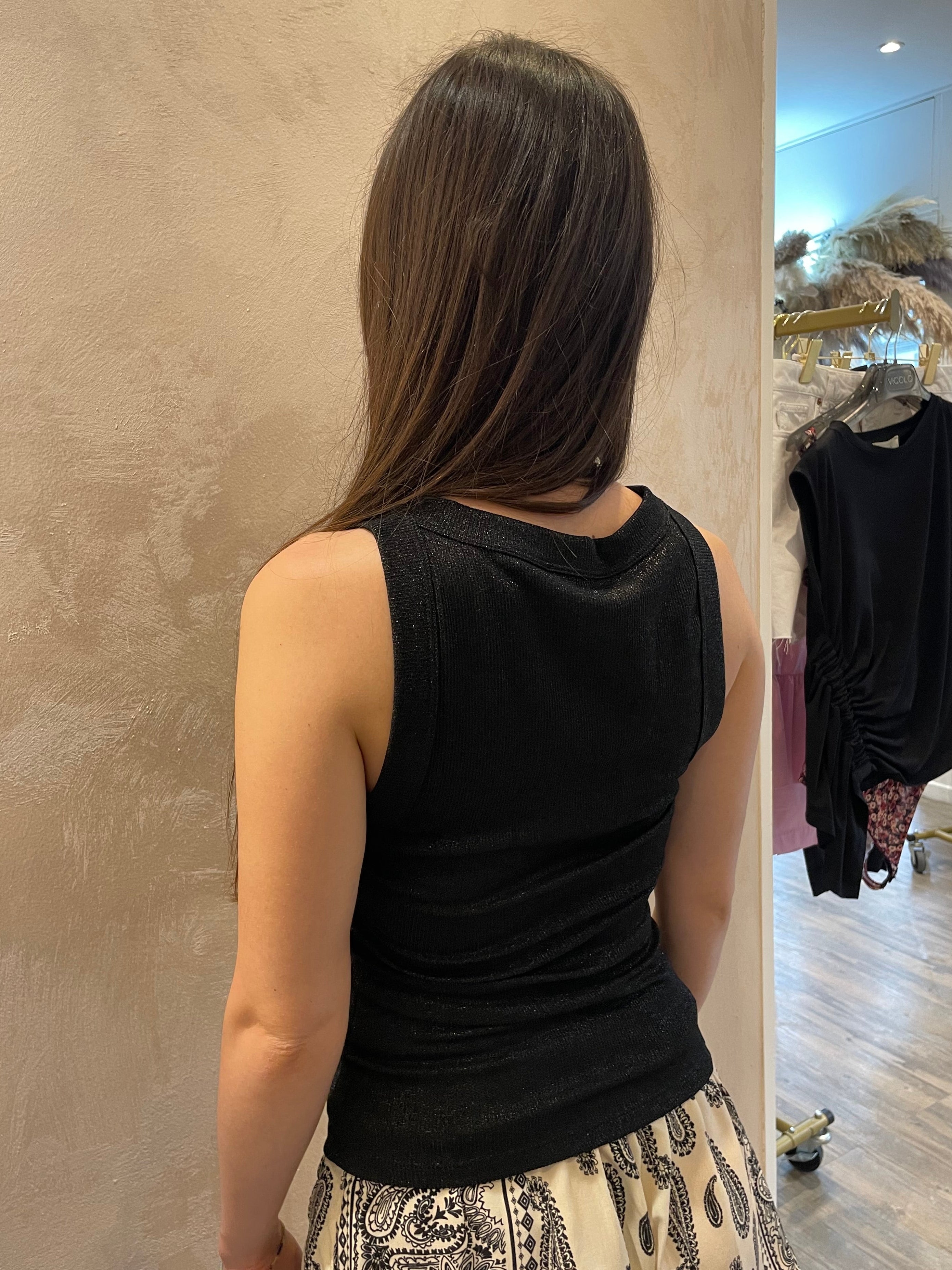 Top costine lurex scollo V nero - Vicolo