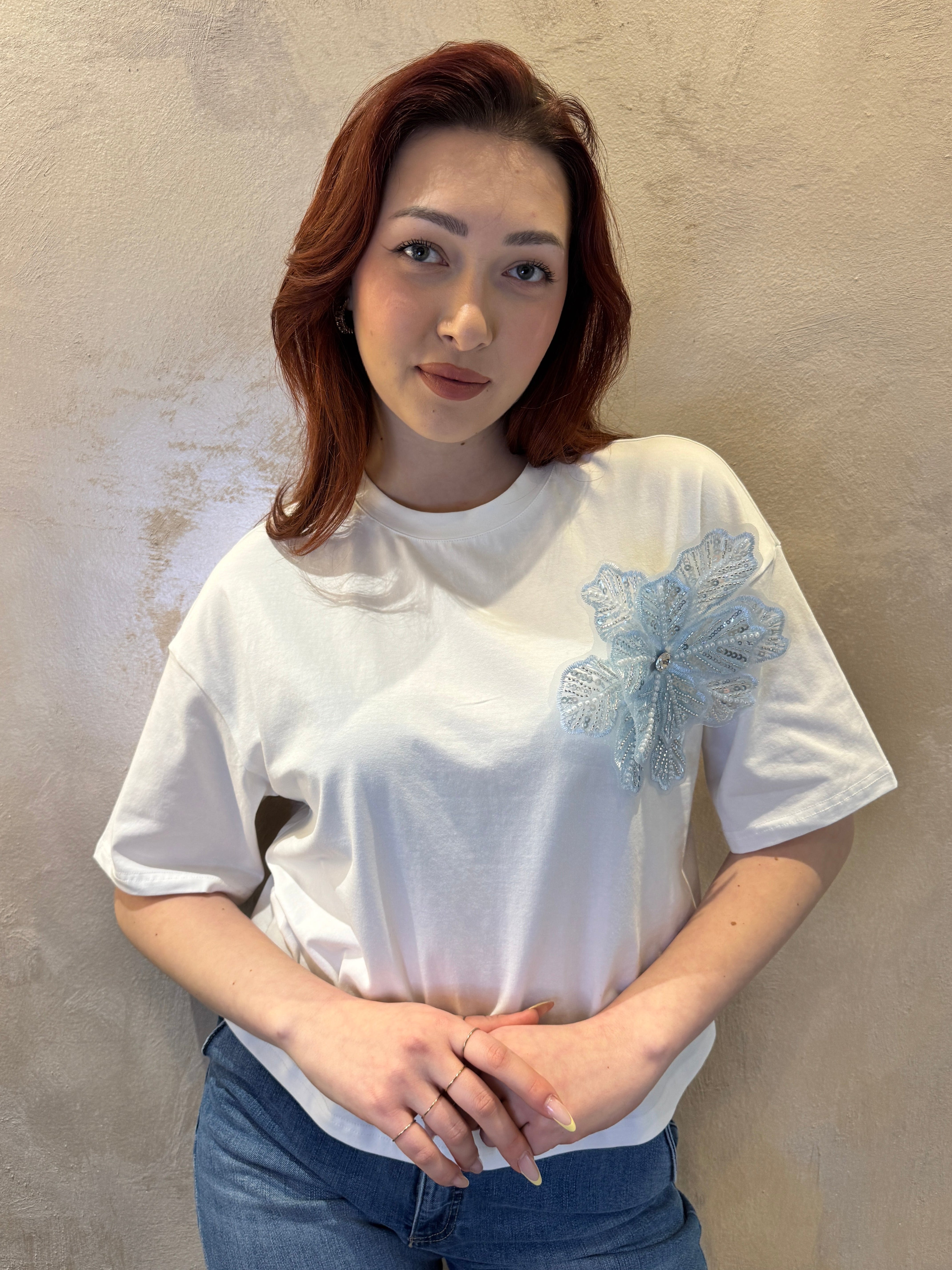 T-shirt over c/spilla azzura removibile - You Decide