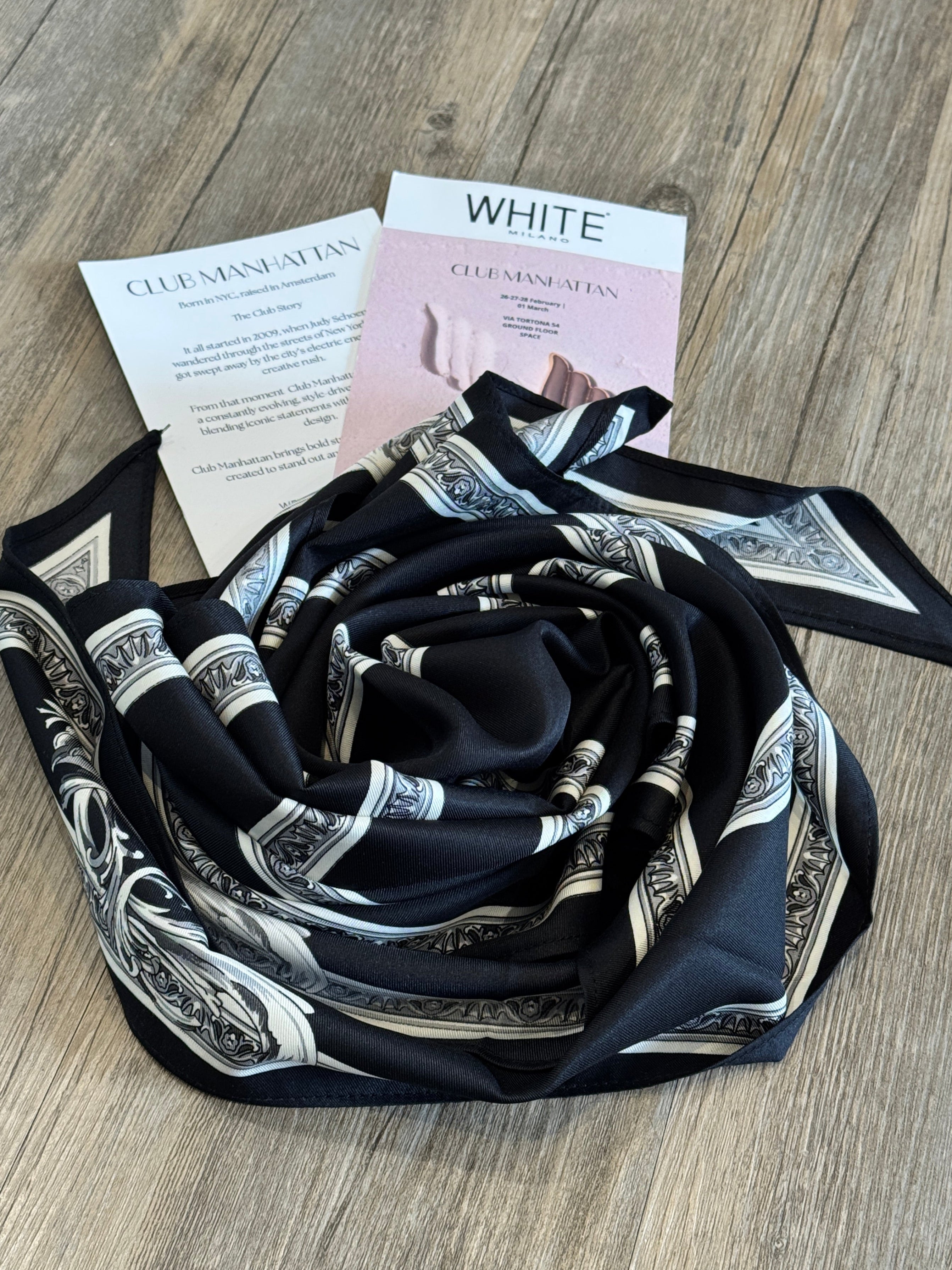 Foulard cigno nero - Club manhattan